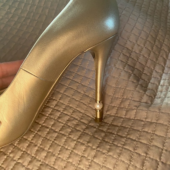 - Chanel gold shoes - Picture 4 of 5